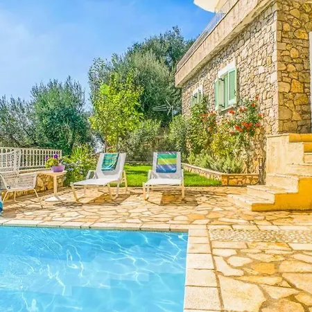 Vinglatouri Sleeps 5 Pool Air Con Wifi Villa *