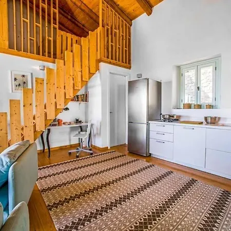 Vinglatouri Sleeps 5 Pool Air Con Wifi Vigglatouri