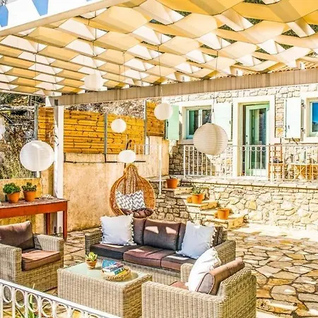 Vinglatouri Sleeps 5 Pool Air Con Wifi * Vigglatouri